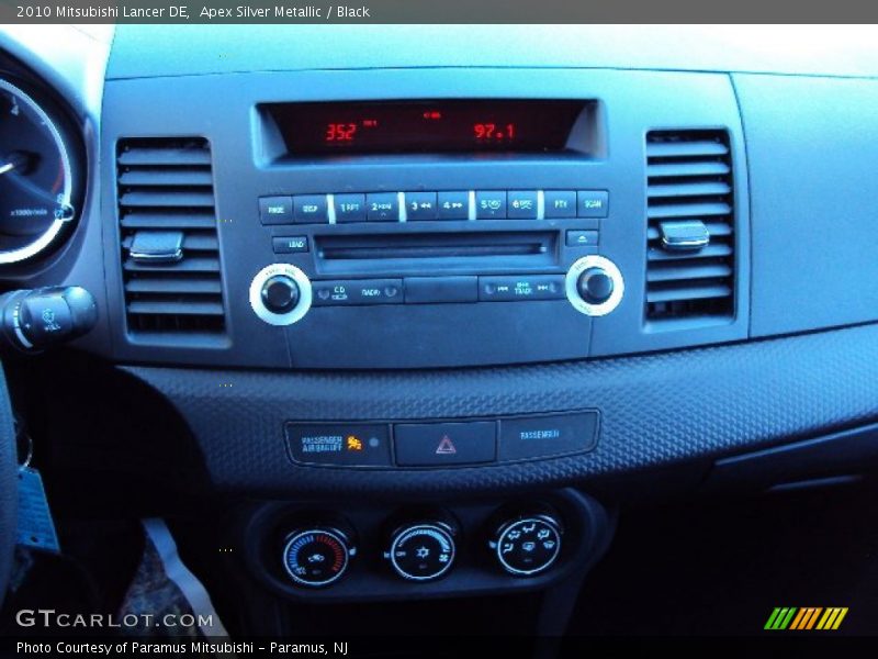 Apex Silver Metallic / Black 2010 Mitsubishi Lancer DE