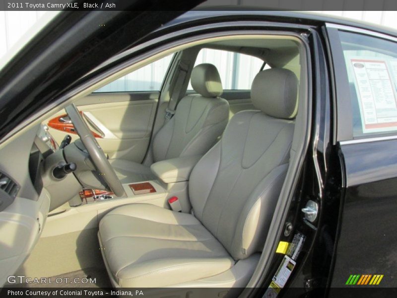 Black / Ash 2011 Toyota Camry XLE