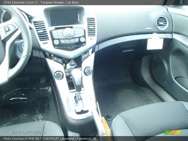 Tungsten Metallic / Jet Black 2014 Chevrolet Cruze LT