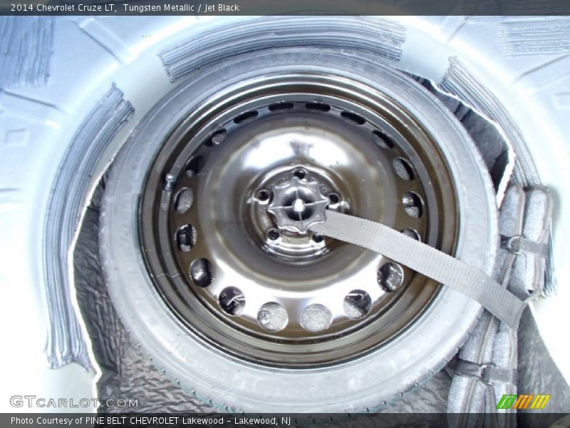 Tungsten Metallic / Jet Black 2014 Chevrolet Cruze LT