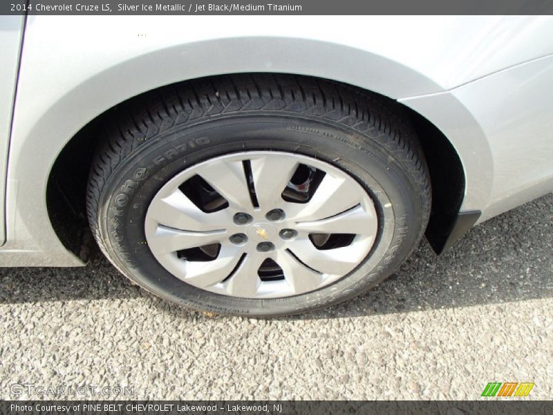 Silver Ice Metallic / Jet Black/Medium Titanium 2014 Chevrolet Cruze LS