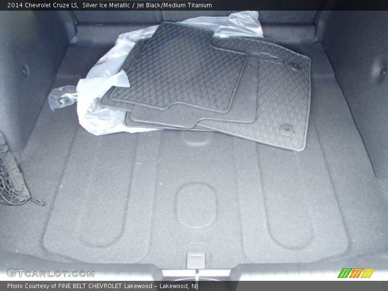 Silver Ice Metallic / Jet Black/Medium Titanium 2014 Chevrolet Cruze LS