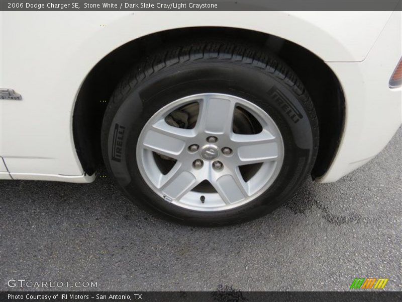 Stone White / Dark Slate Gray/Light Graystone 2006 Dodge Charger SE