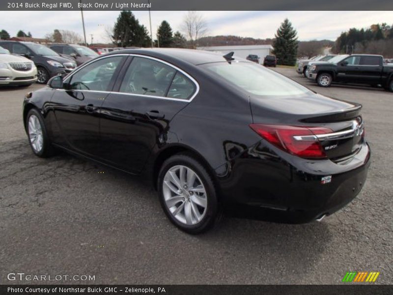 Black Onyx / Light Neutral 2014 Buick Regal FWD