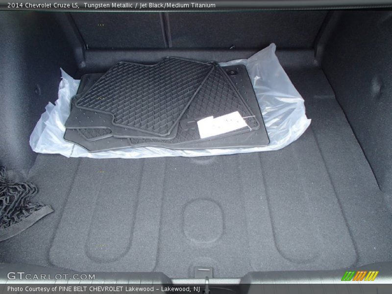 Tungsten Metallic / Jet Black/Medium Titanium 2014 Chevrolet Cruze LS