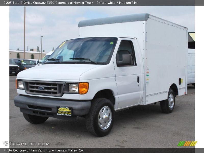 Oxford White / Medium Flint 2005 Ford E Series Cutaway E350 Commercial Moving Truck