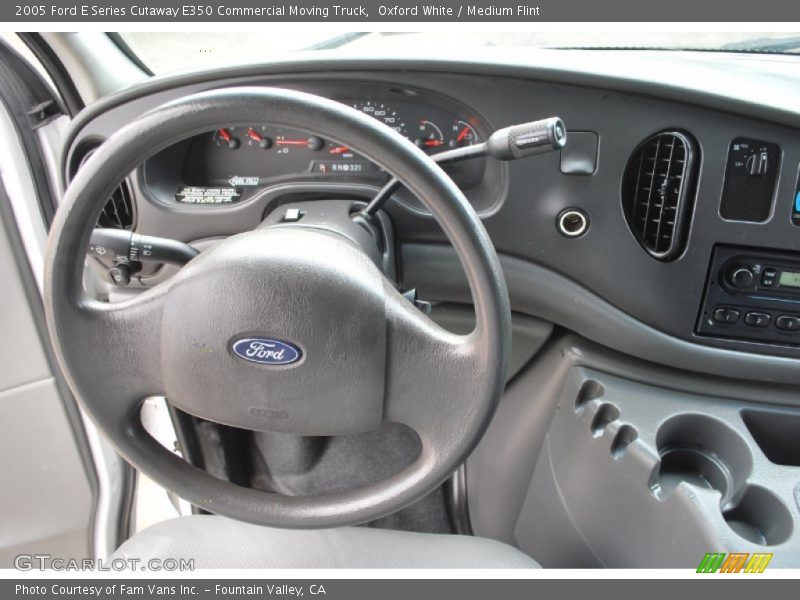 Oxford White / Medium Flint 2005 Ford E Series Cutaway E350 Commercial Moving Truck