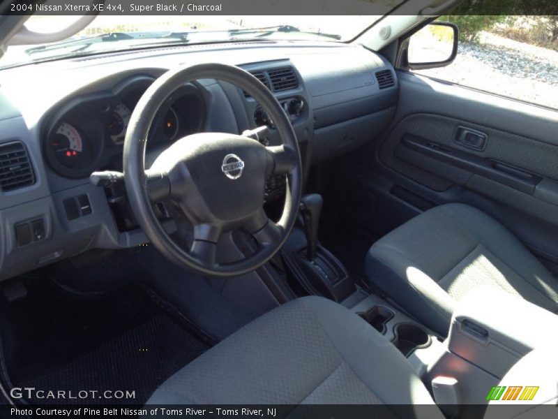 Super Black / Charcoal 2004 Nissan Xterra XE 4x4