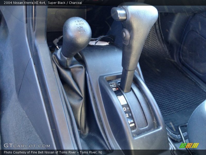 Super Black / Charcoal 2004 Nissan Xterra XE 4x4