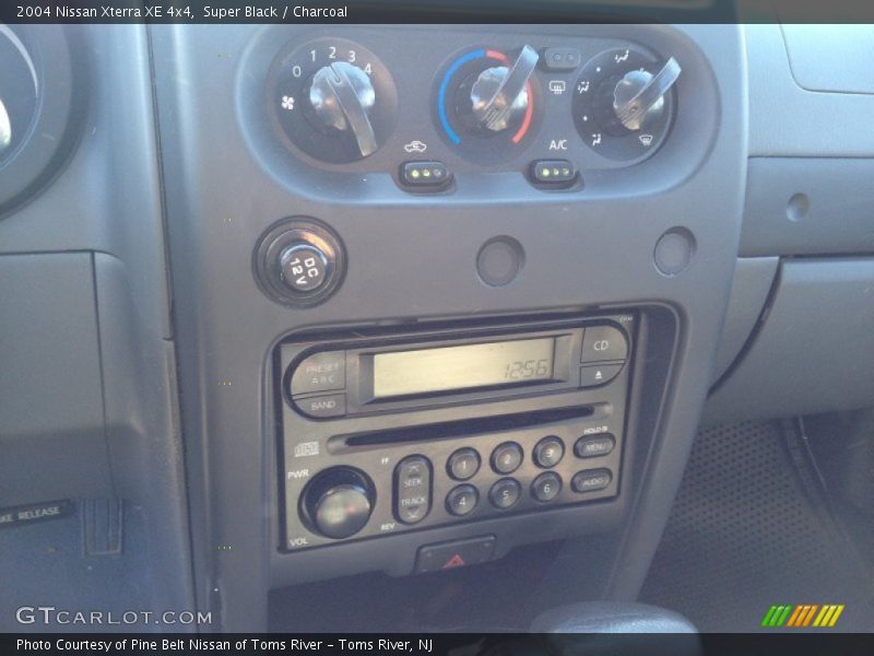 Super Black / Charcoal 2004 Nissan Xterra XE 4x4