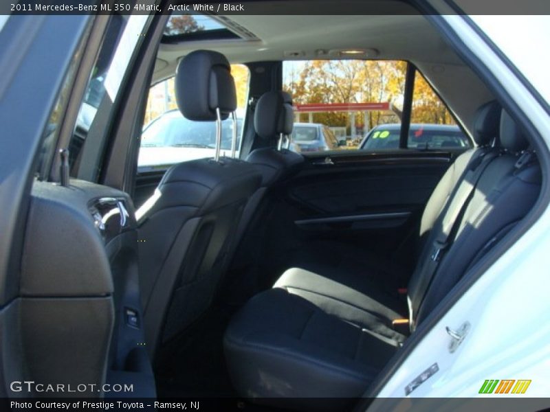Arctic White / Black 2011 Mercedes-Benz ML 350 4Matic