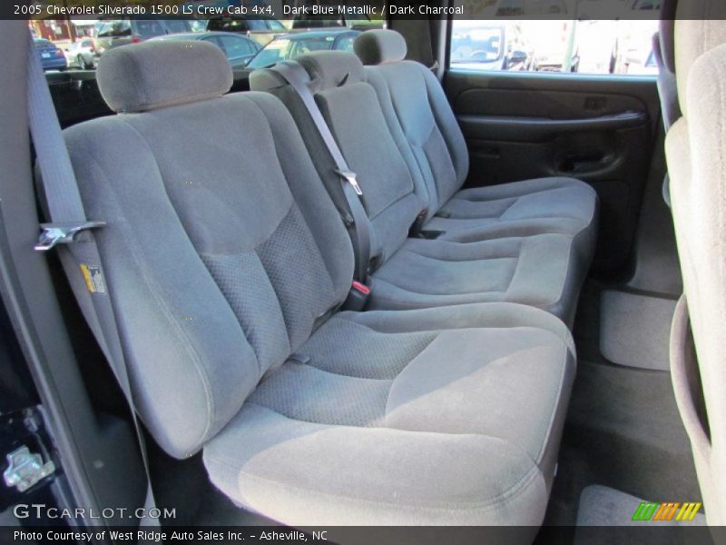 Dark Blue Metallic / Dark Charcoal 2005 Chevrolet Silverado 1500 LS Crew Cab 4x4