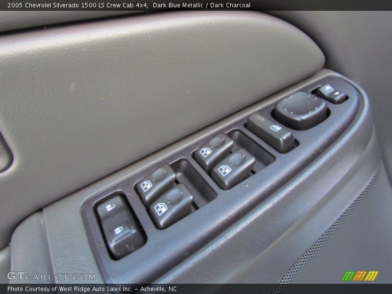 Dark Blue Metallic / Dark Charcoal 2005 Chevrolet Silverado 1500 LS Crew Cab 4x4