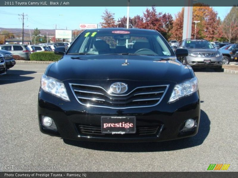 Black / Ash 2011 Toyota Camry XLE