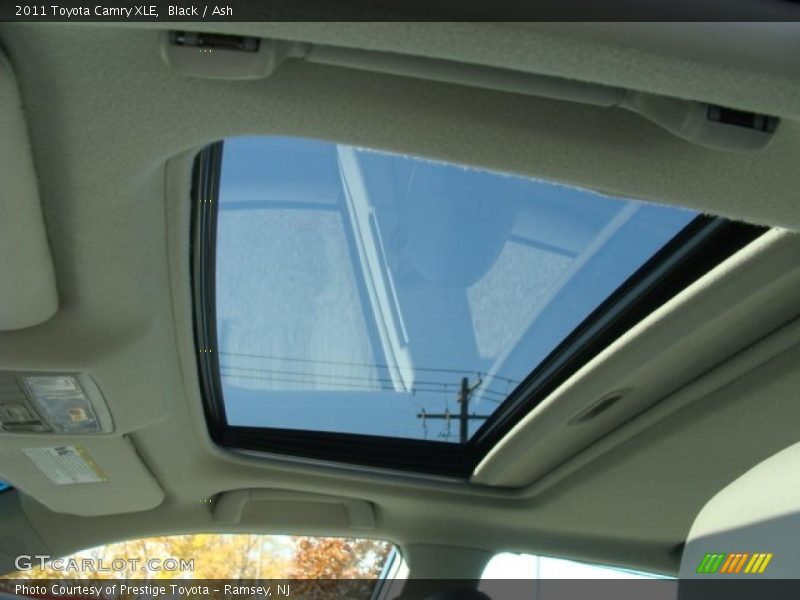 Black / Ash 2011 Toyota Camry XLE