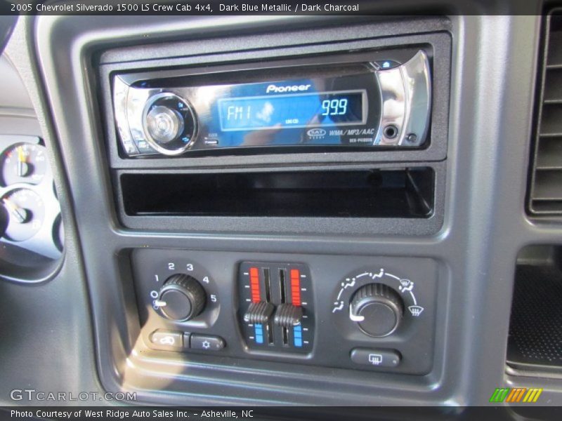 Dark Blue Metallic / Dark Charcoal 2005 Chevrolet Silverado 1500 LS Crew Cab 4x4
