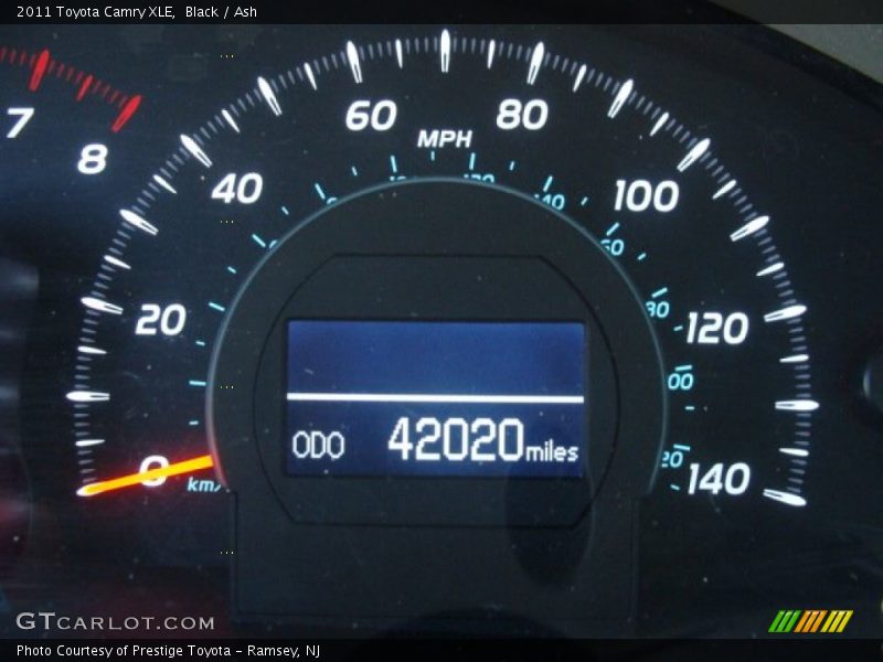 Black / Ash 2011 Toyota Camry XLE