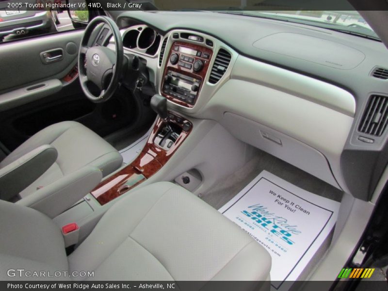 Black / Gray 2005 Toyota Highlander V6 4WD