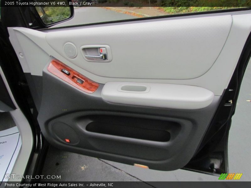 Black / Gray 2005 Toyota Highlander V6 4WD