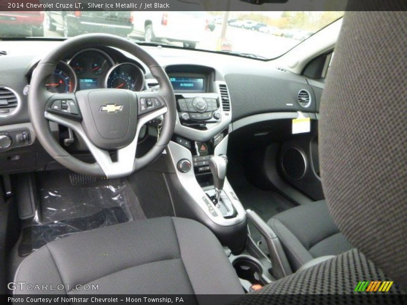 Silver Ice Metallic / Jet Black 2014 Chevrolet Cruze LT