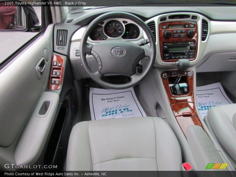 Black / Gray 2005 Toyota Highlander V6 4WD