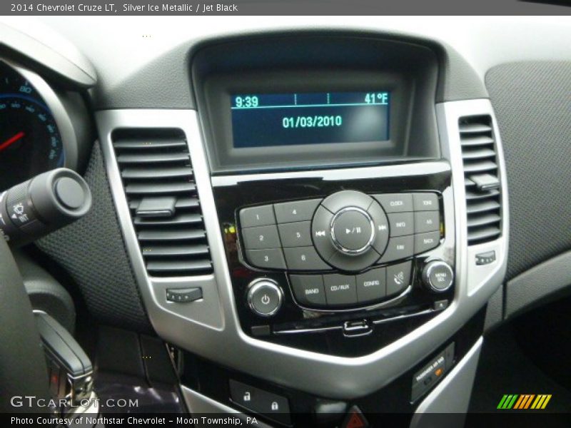 Silver Ice Metallic / Jet Black 2014 Chevrolet Cruze LT