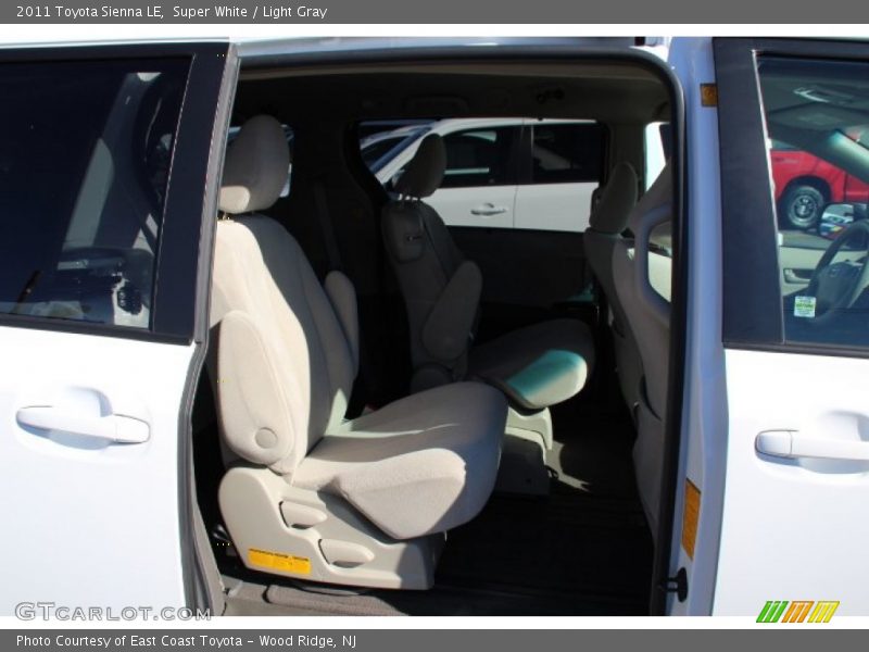 Super White / Light Gray 2011 Toyota Sienna LE