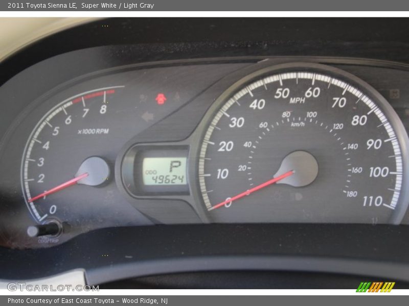 Super White / Light Gray 2011 Toyota Sienna LE