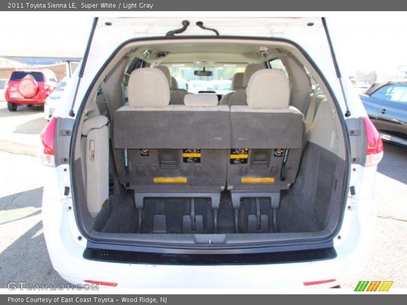 Super White / Light Gray 2011 Toyota Sienna LE