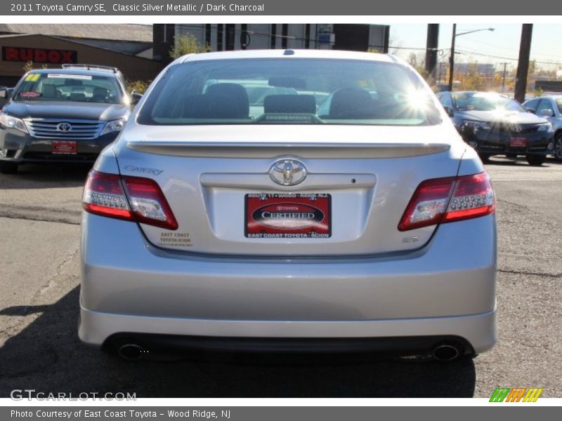 Classic Silver Metallic / Dark Charcoal 2011 Toyota Camry SE