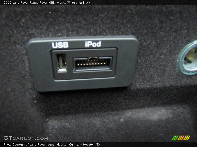 Alaska White / Jet Black 2010 Land Rover Range Rover HSE
