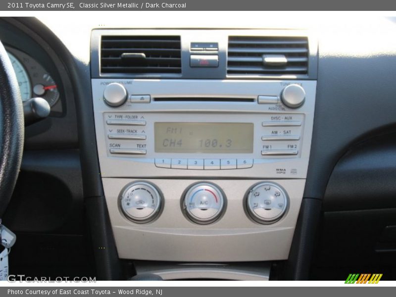 Classic Silver Metallic / Dark Charcoal 2011 Toyota Camry SE