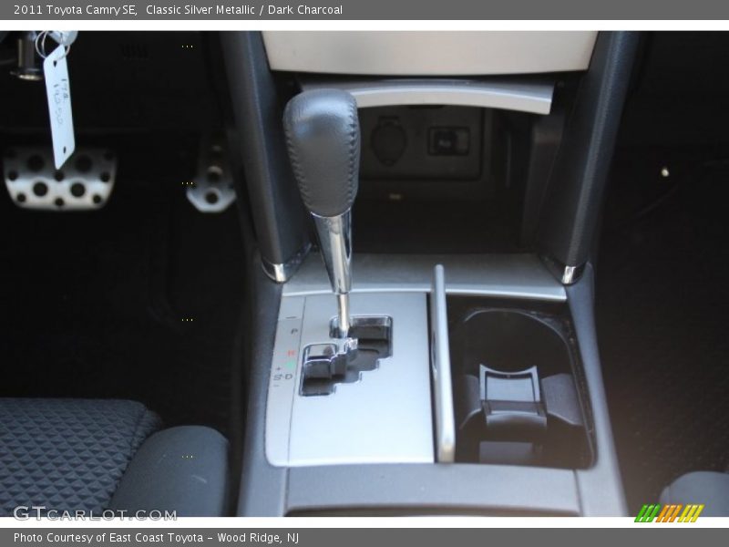 Classic Silver Metallic / Dark Charcoal 2011 Toyota Camry SE