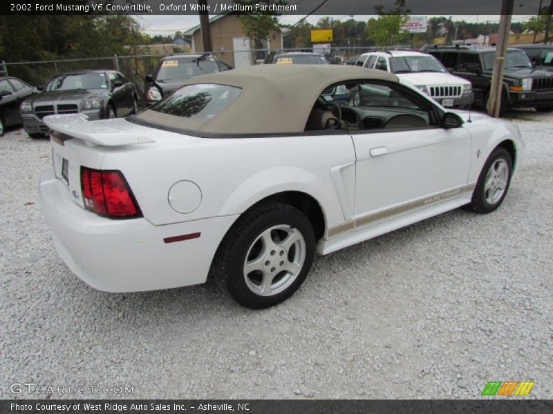 Oxford White / Medium Parchment 2002 Ford Mustang V6 Convertible