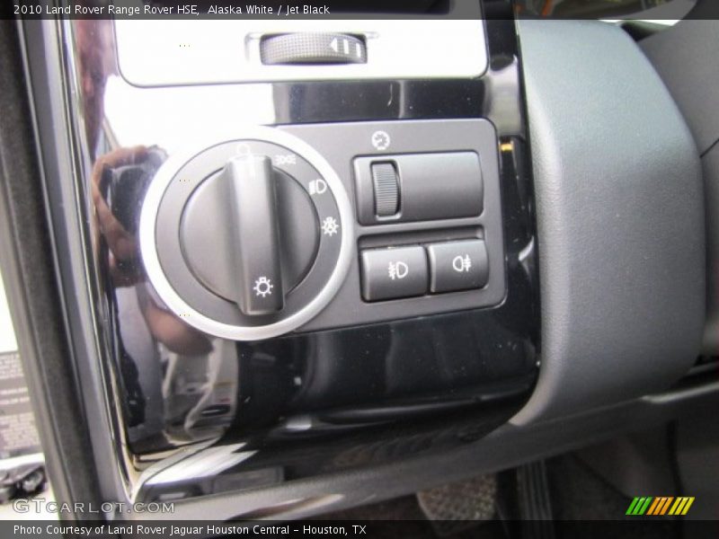 Alaska White / Jet Black 2010 Land Rover Range Rover HSE