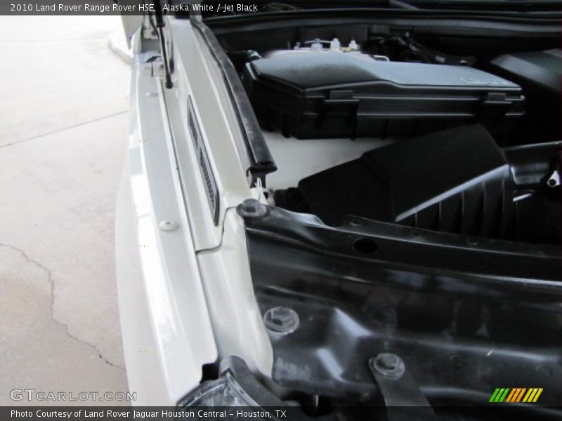 Alaska White / Jet Black 2010 Land Rover Range Rover HSE
