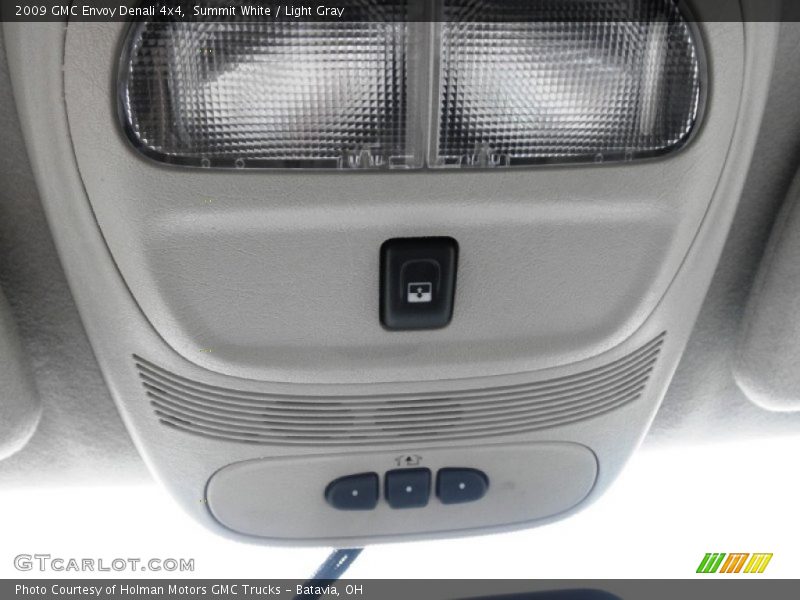 Summit White / Light Gray 2009 GMC Envoy Denali 4x4