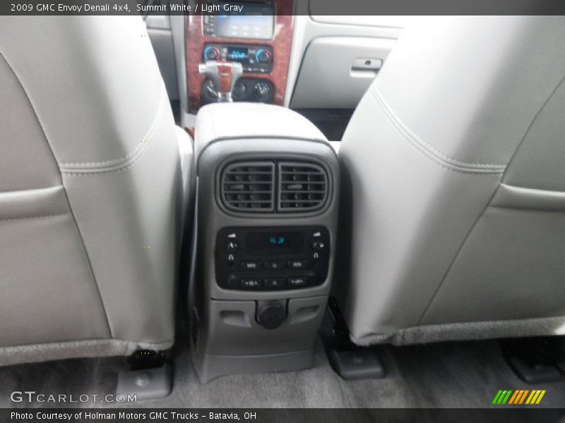 Summit White / Light Gray 2009 GMC Envoy Denali 4x4