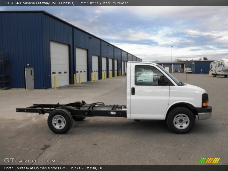  2014 Savana Cutaway 3500 Chassis Summit White