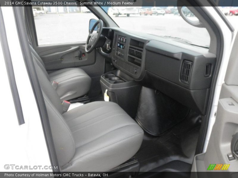 Summit White / Medium Pewter 2014 GMC Savana Cutaway 3500 Chassis