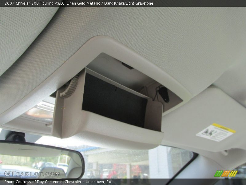 Linen Gold Metallic / Dark Khaki/Light Graystone 2007 Chrysler 300 Touring AWD