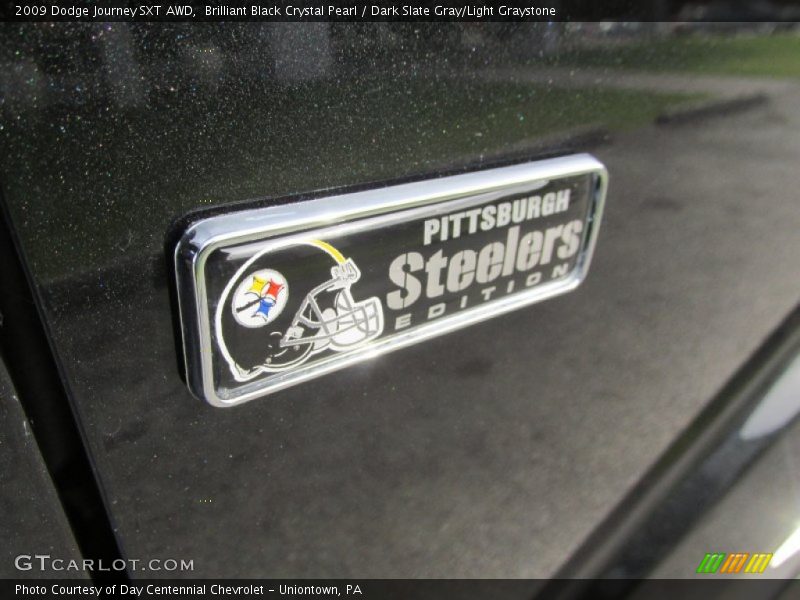 Brilliant Black Crystal Pearl / Dark Slate Gray/Light Graystone 2009 Dodge Journey SXT AWD