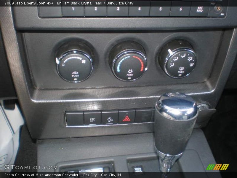 Brilliant Black Crystal Pearl / Dark Slate Gray 2009 Jeep Liberty Sport 4x4
