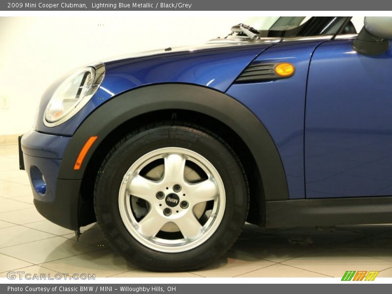 Lightning Blue Metallic / Black/Grey 2009 Mini Cooper Clubman