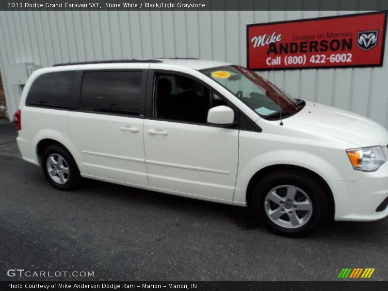 Stone White / Black/Light Graystone 2013 Dodge Grand Caravan SXT