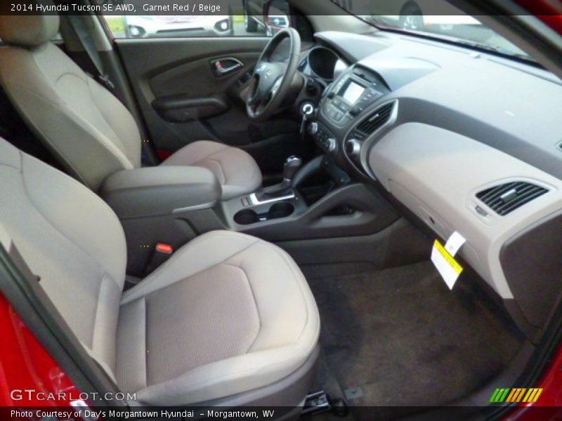 Front Seat of 2014 Tucson SE AWD