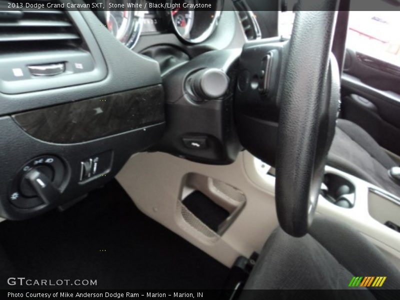 Stone White / Black/Light Graystone 2013 Dodge Grand Caravan SXT