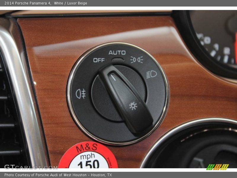 Controls of 2014 Panamera 4