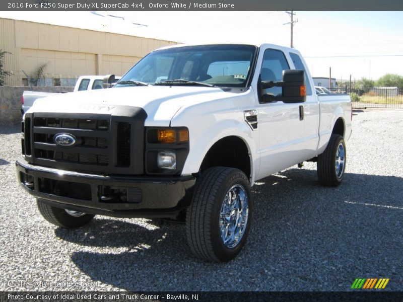 Front 3/4 View of 2010 F250 Super Duty XL SuperCab 4x4