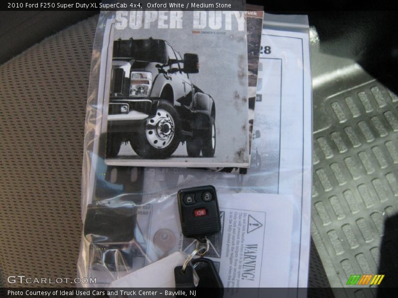Oxford White / Medium Stone 2010 Ford F250 Super Duty XL SuperCab 4x4